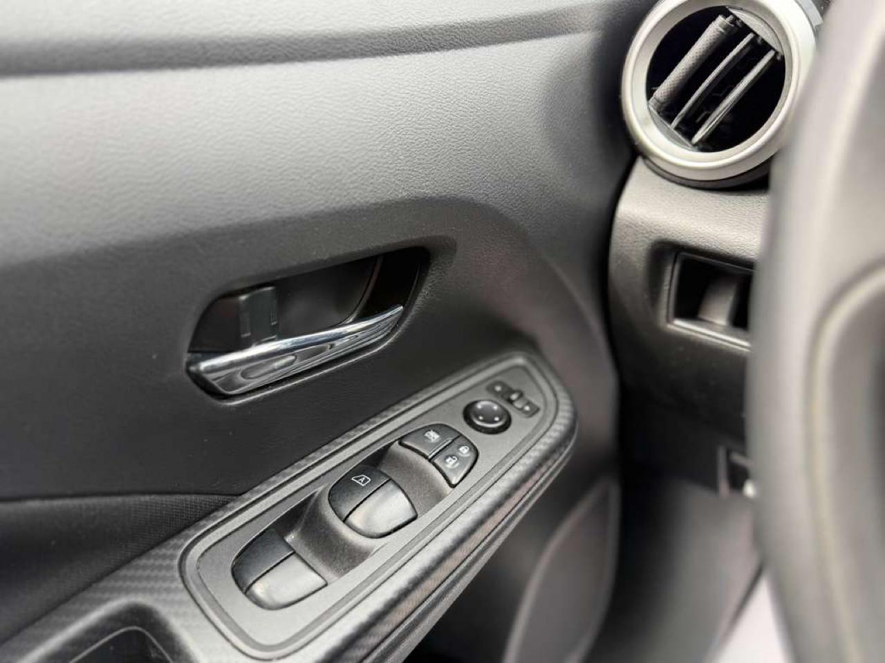 Nissan Versa SV 2021