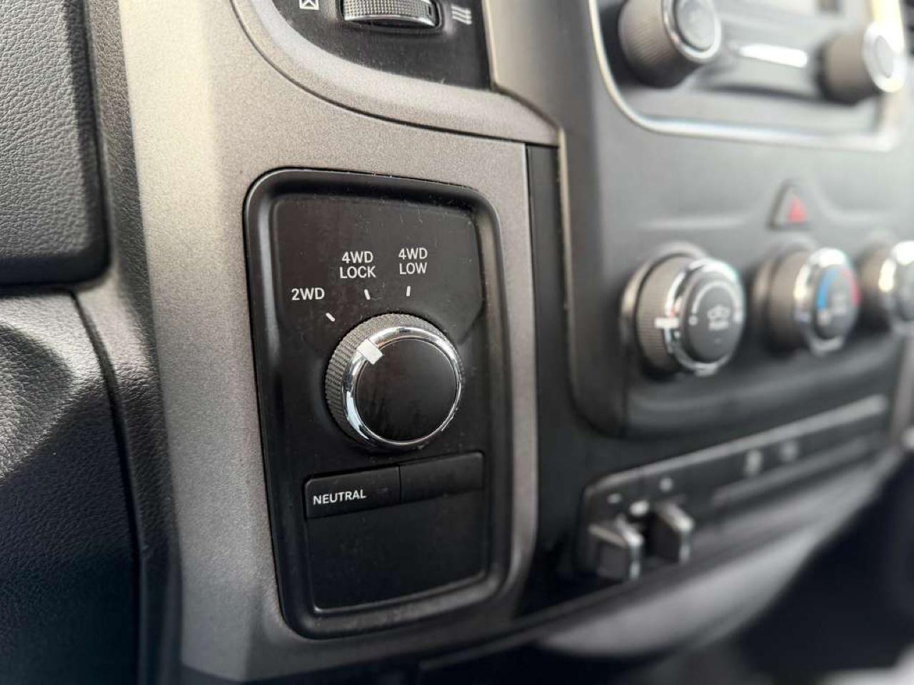 RAM 1500 Express 4x4 Quad Cab 6'4" Box 2017