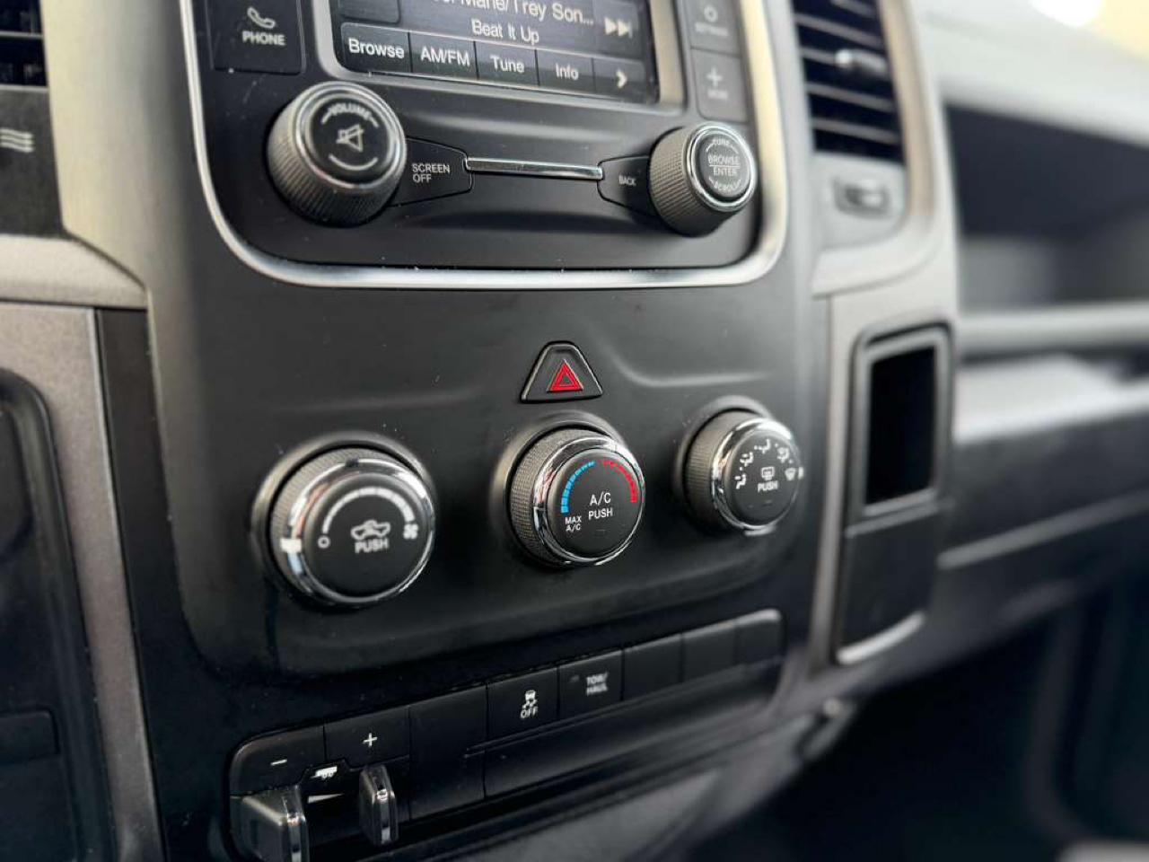 RAM 1500 Express 4x4 Quad Cab 6'4" Box 2017