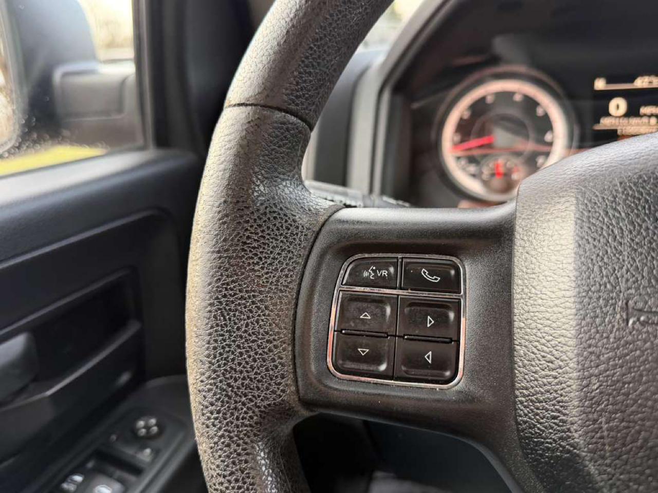 RAM 1500 Express 4x4 Quad Cab 6'4" Box 2017