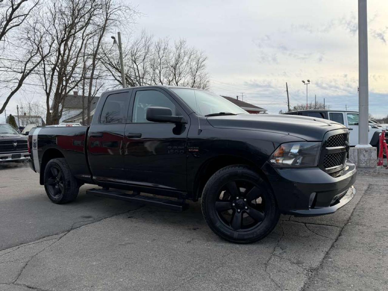 RAM 1500 Express 4x4 Quad Cab 6'4" Box 2017