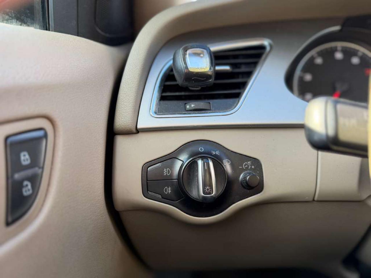 Audi A4 2.0T Sedan quattro Tiptronic 2010