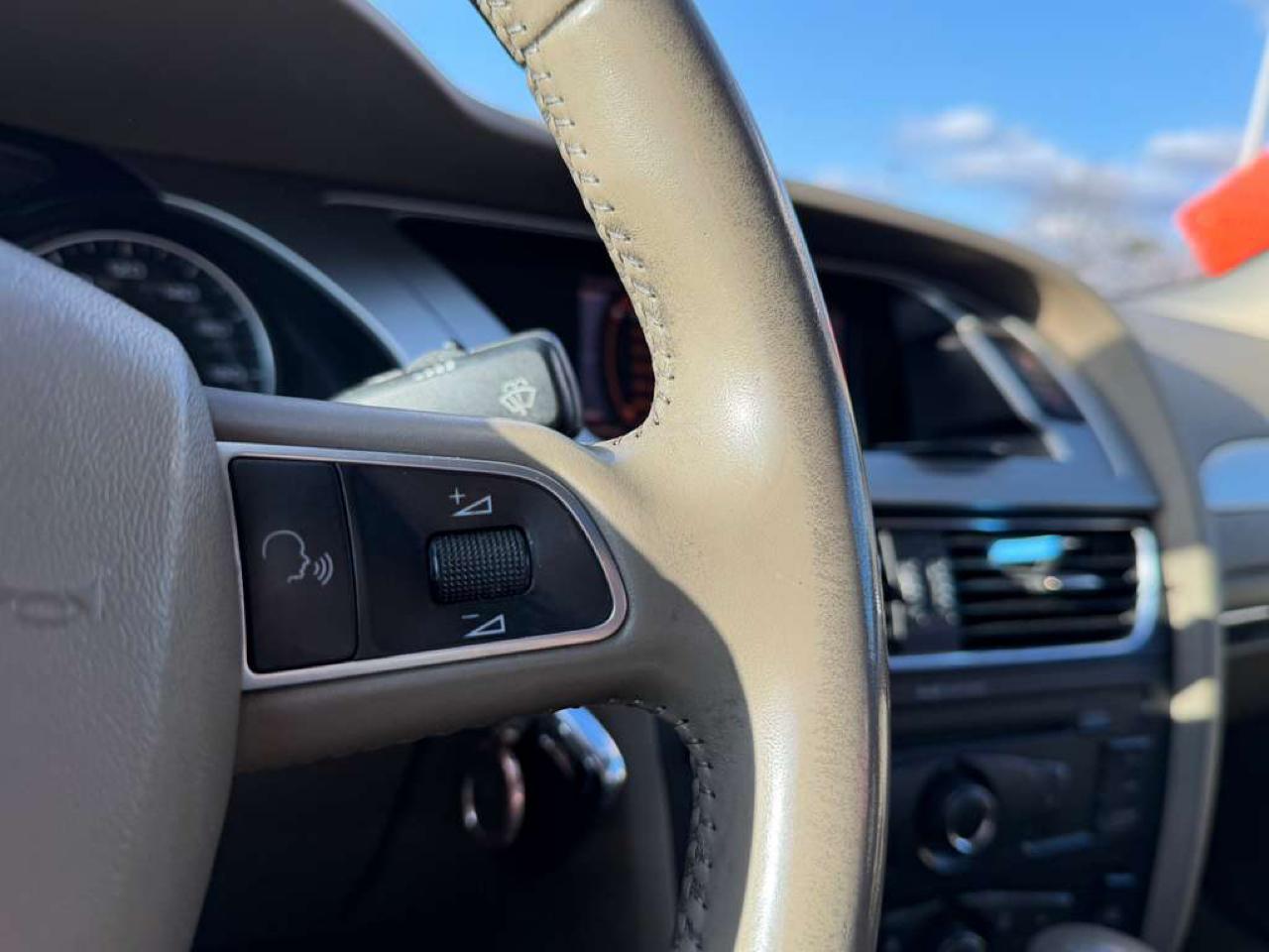 Audi A4 2.0T Sedan quattro Tiptronic 2010