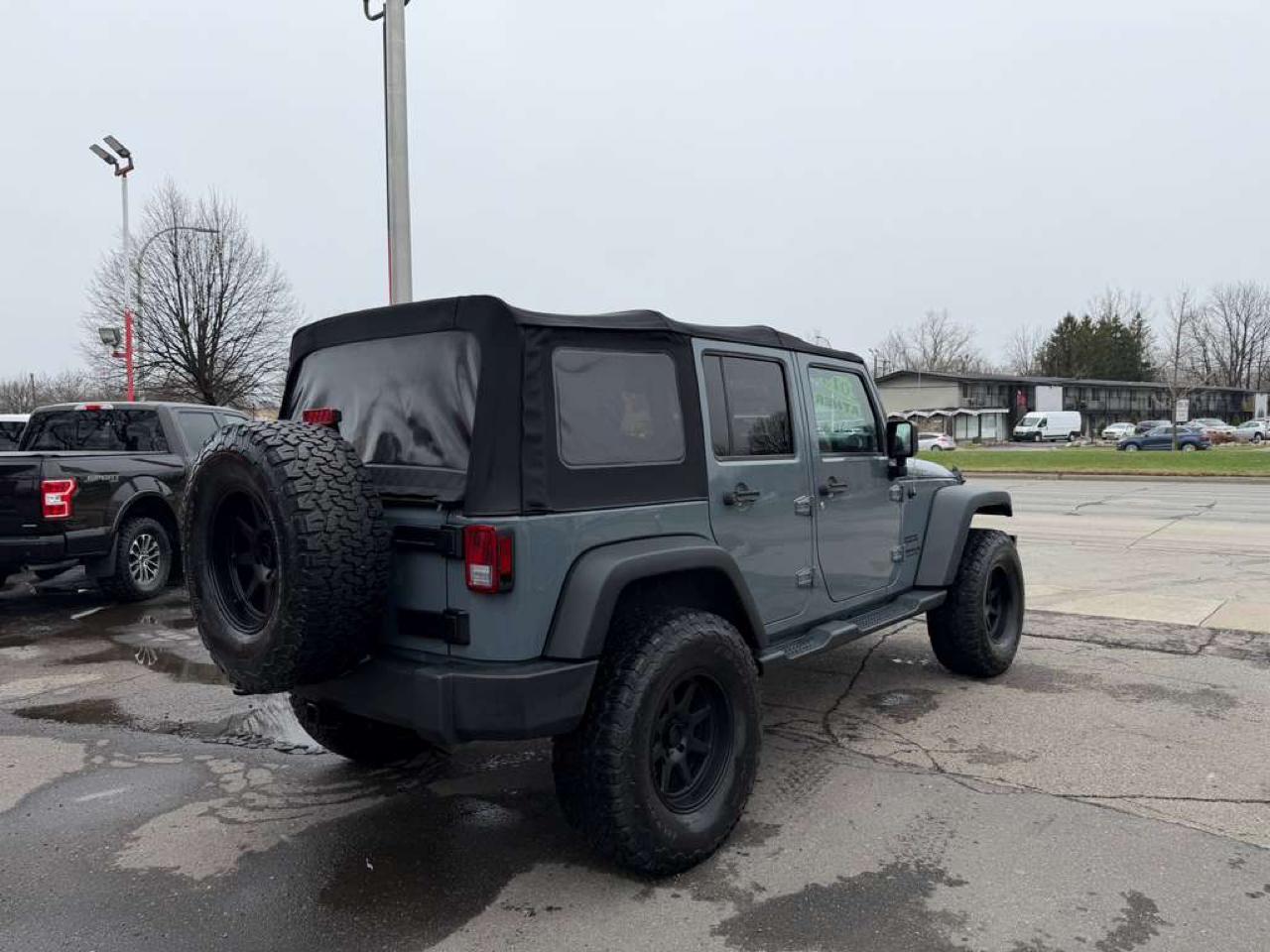 Jeep Wrangler Unlimited Sport 4WD 2015