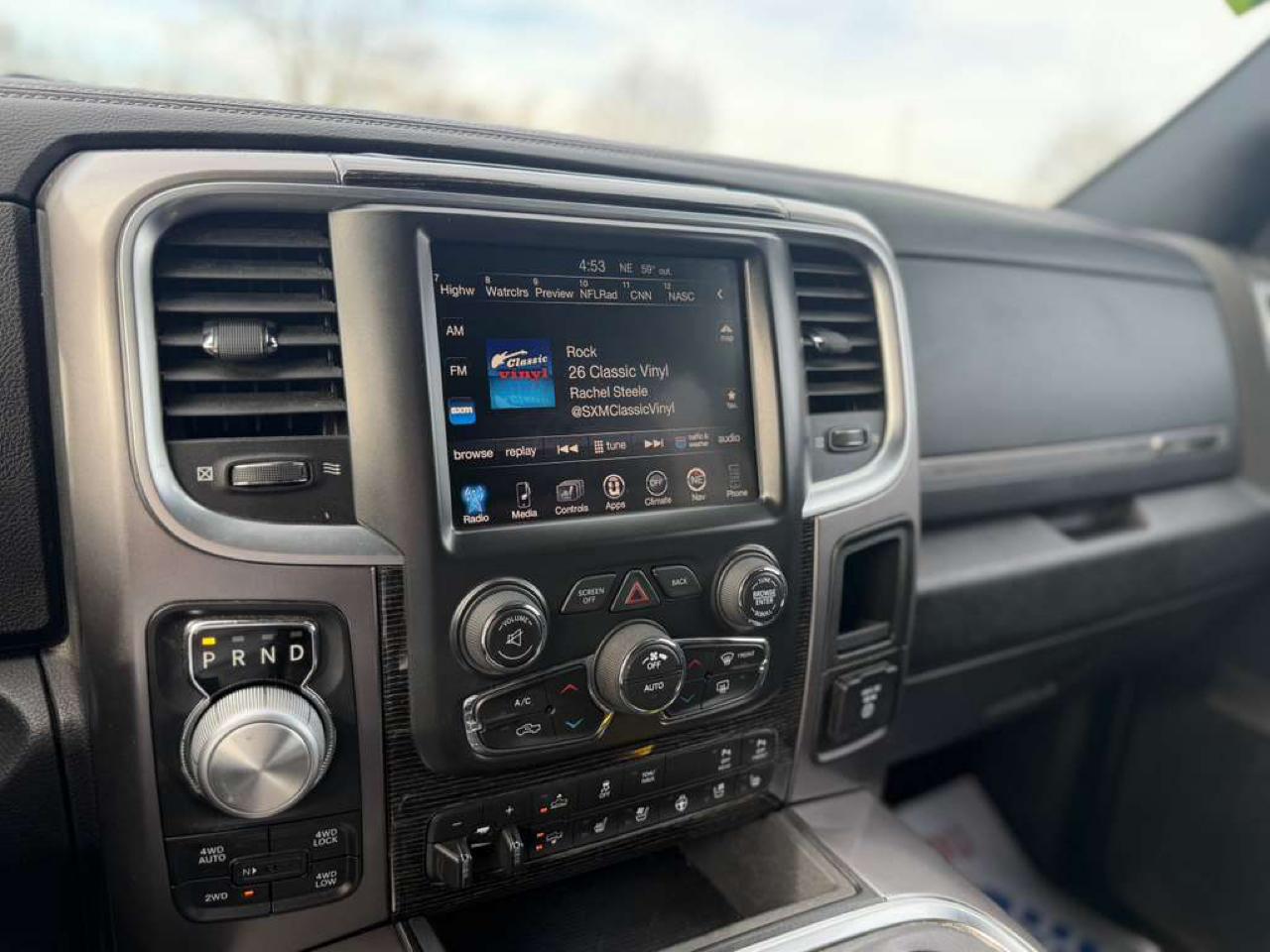 RAM 1500 Limited 4x4 Crew Cab 5'7" Box 2017