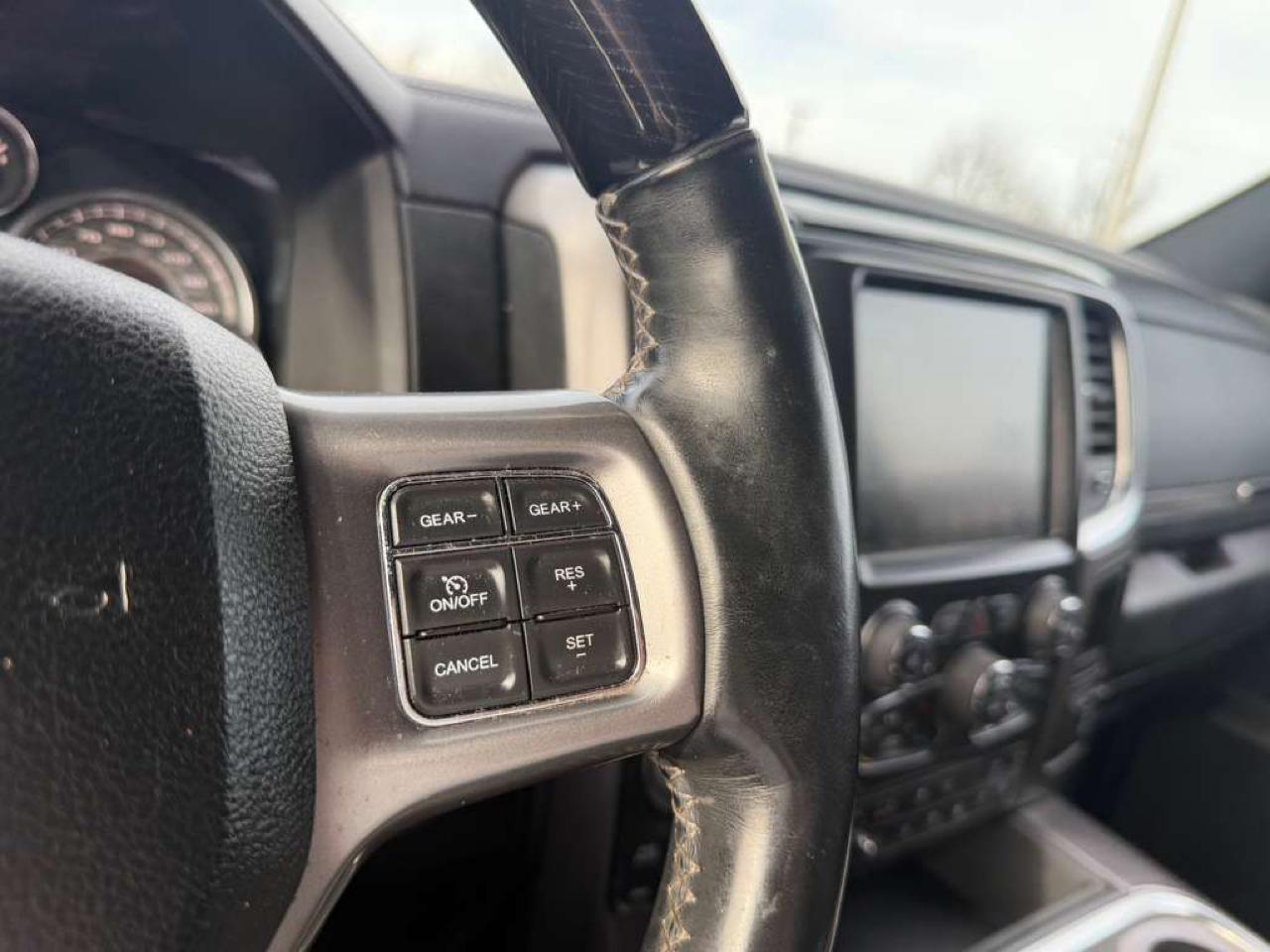 RAM 1500 Limited 4x4 Crew Cab 5'7" Box 2017