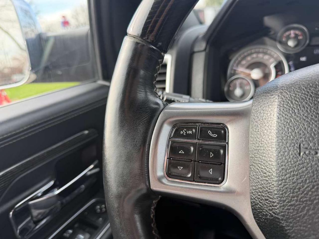 RAM 1500 Limited 4x4 Crew Cab 5'7" Box 2017