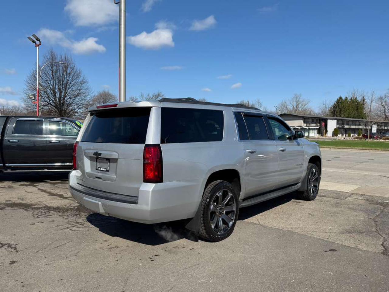 Chevrolet Suburban LT 4WD 2016