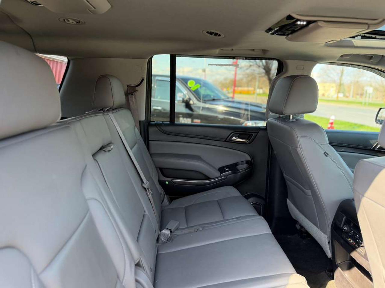 Chevrolet Suburban LT 4WD 2016