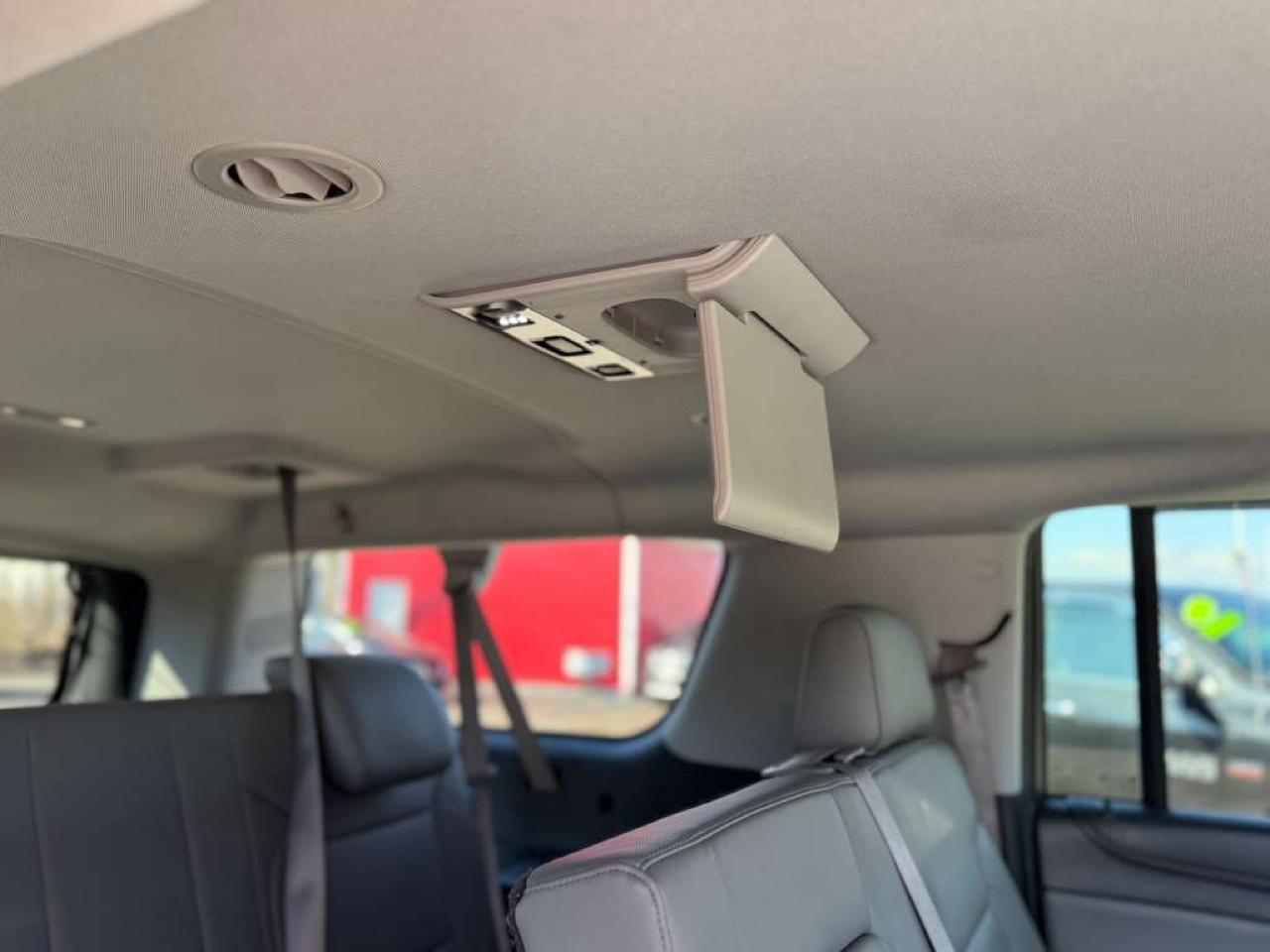 Chevrolet Suburban LT 4WD 2016