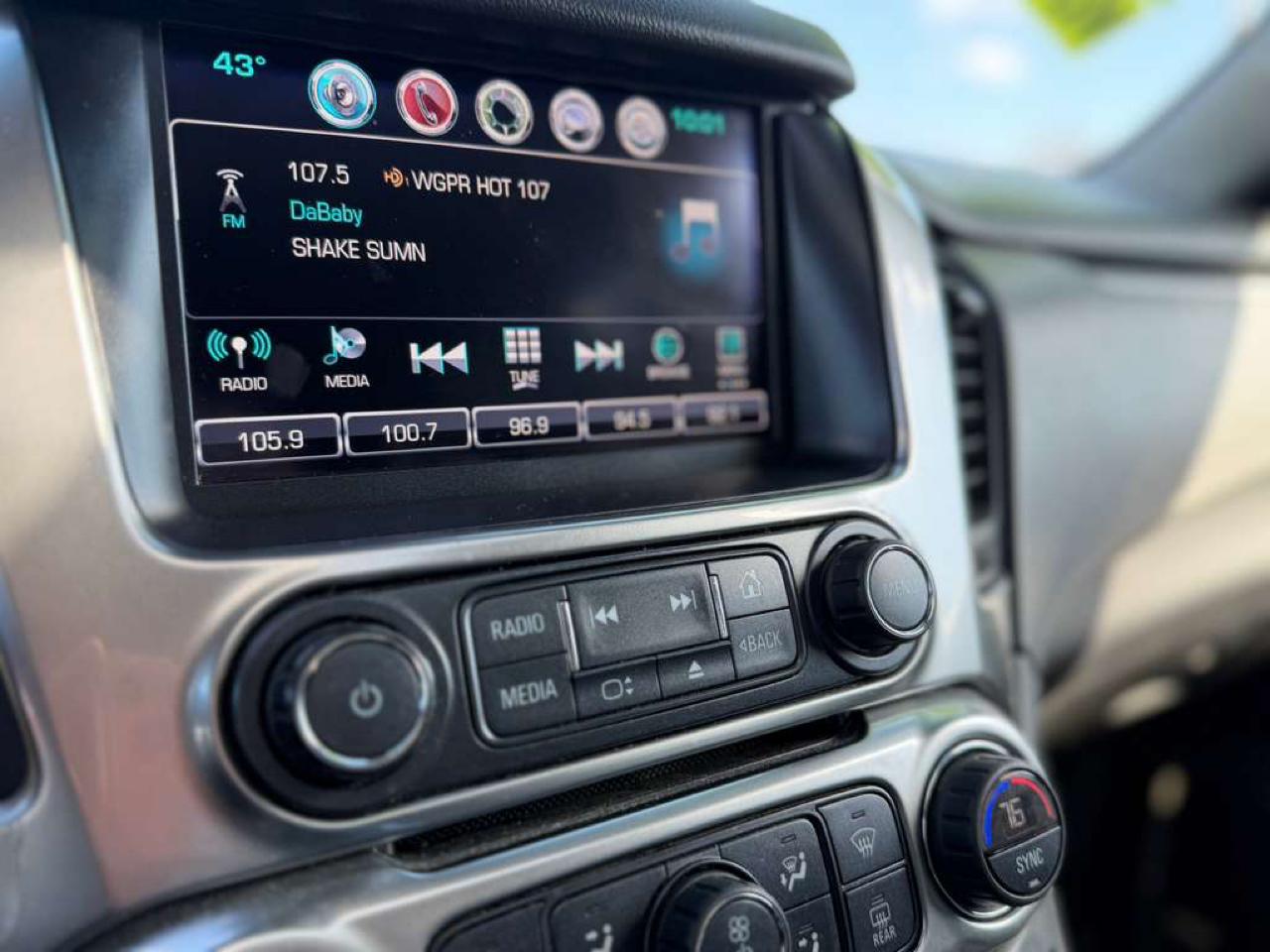 Chevrolet Suburban LT 4WD 2016