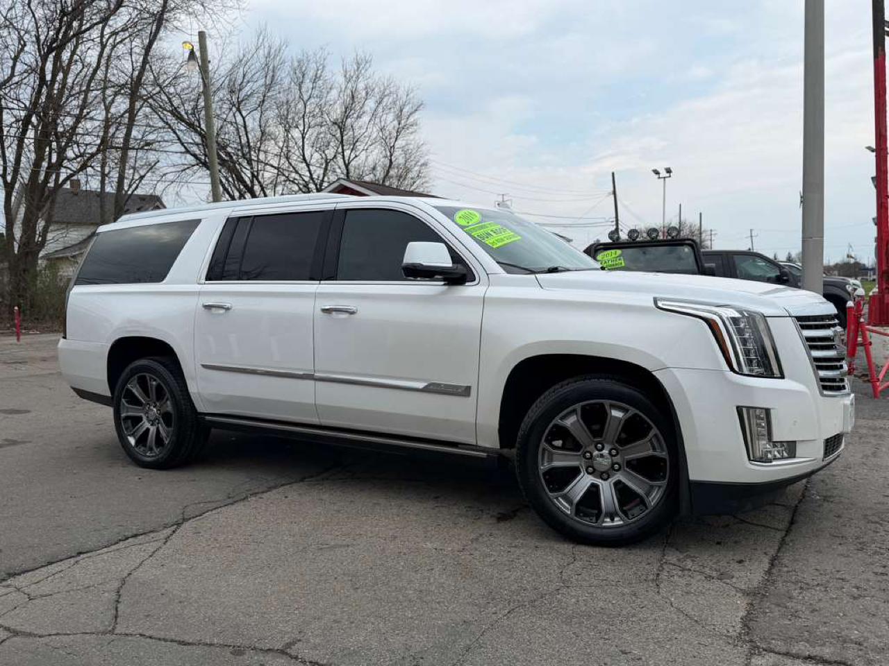 Cadillac Escalade ESV Premium 4WD 2016