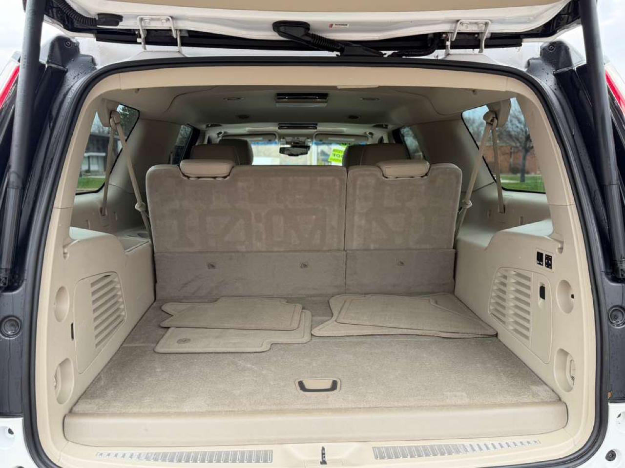 Cadillac Escalade ESV Premium 4WD 2016