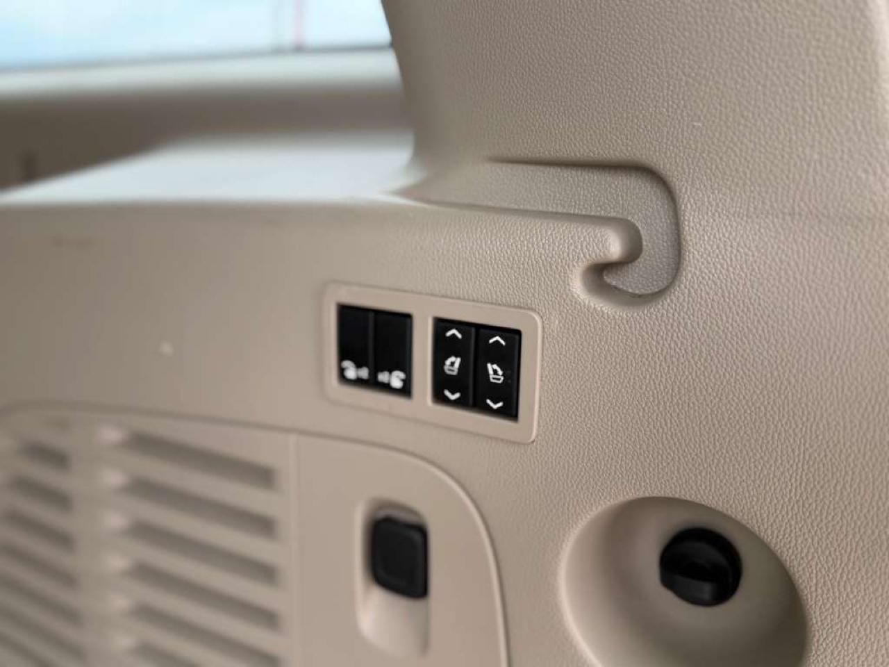 Cadillac Escalade ESV Premium 4WD 2016