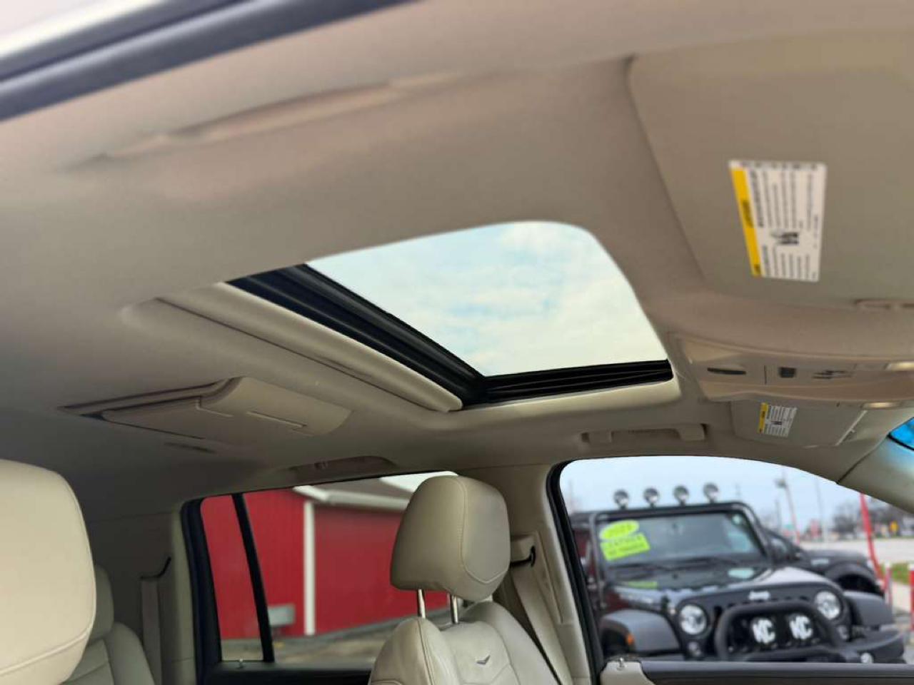 Cadillac Escalade ESV Premium 4WD 2016