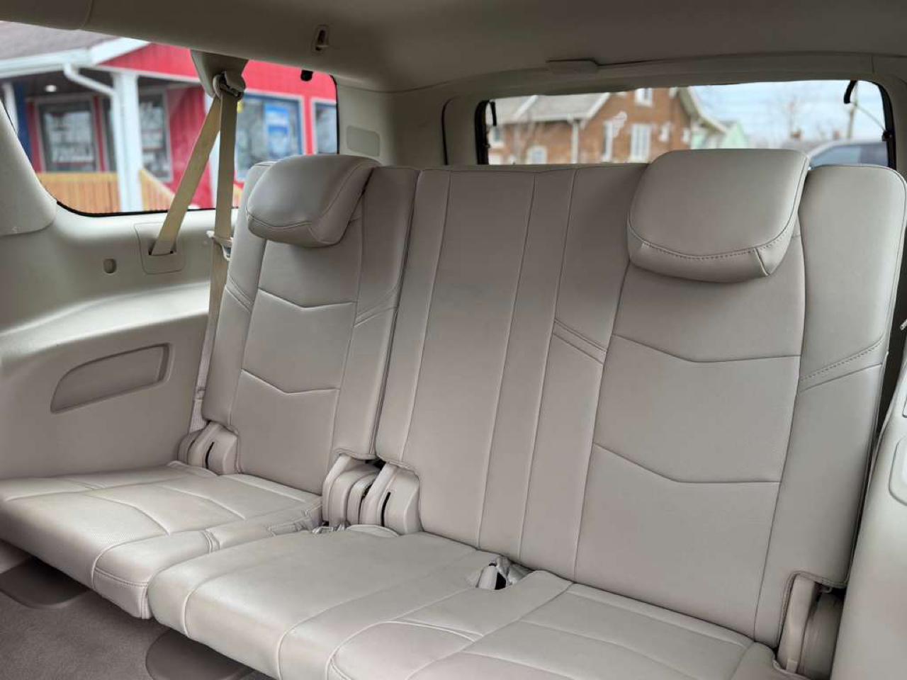 Cadillac Escalade ESV Premium 4WD 2016