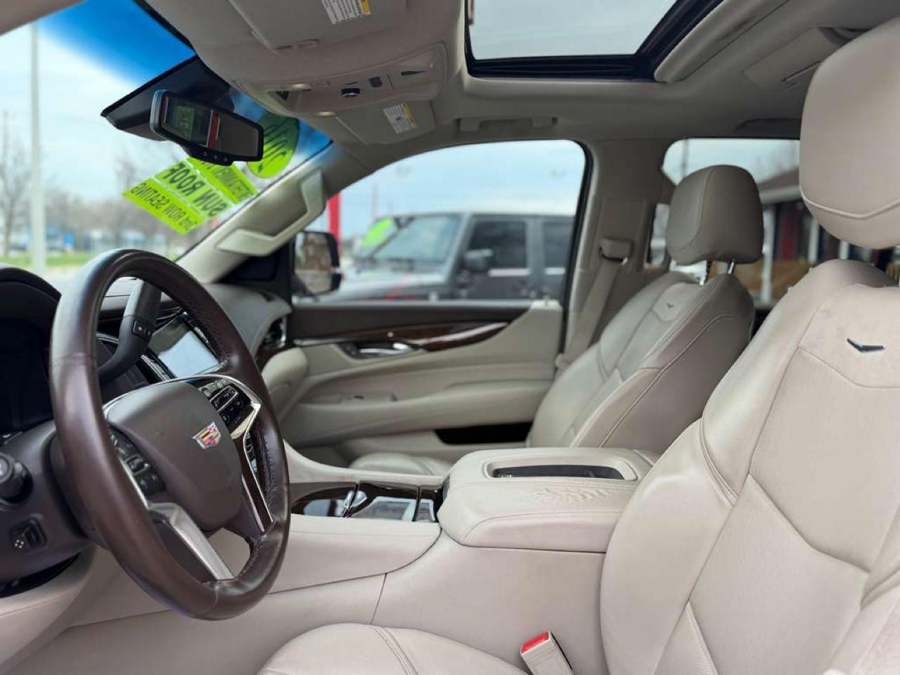 Cadillac Escalade ESV Premium 4WD 2016