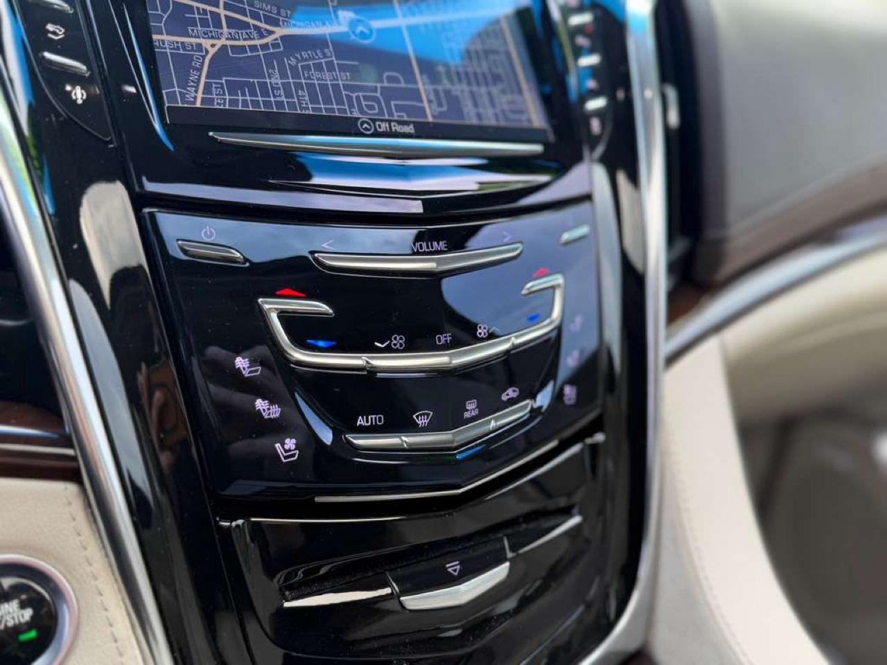 Cadillac Escalade ESV Premium 4WD 2016