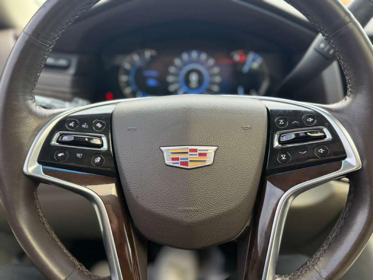 Cadillac Escalade ESV Premium 4WD 2016