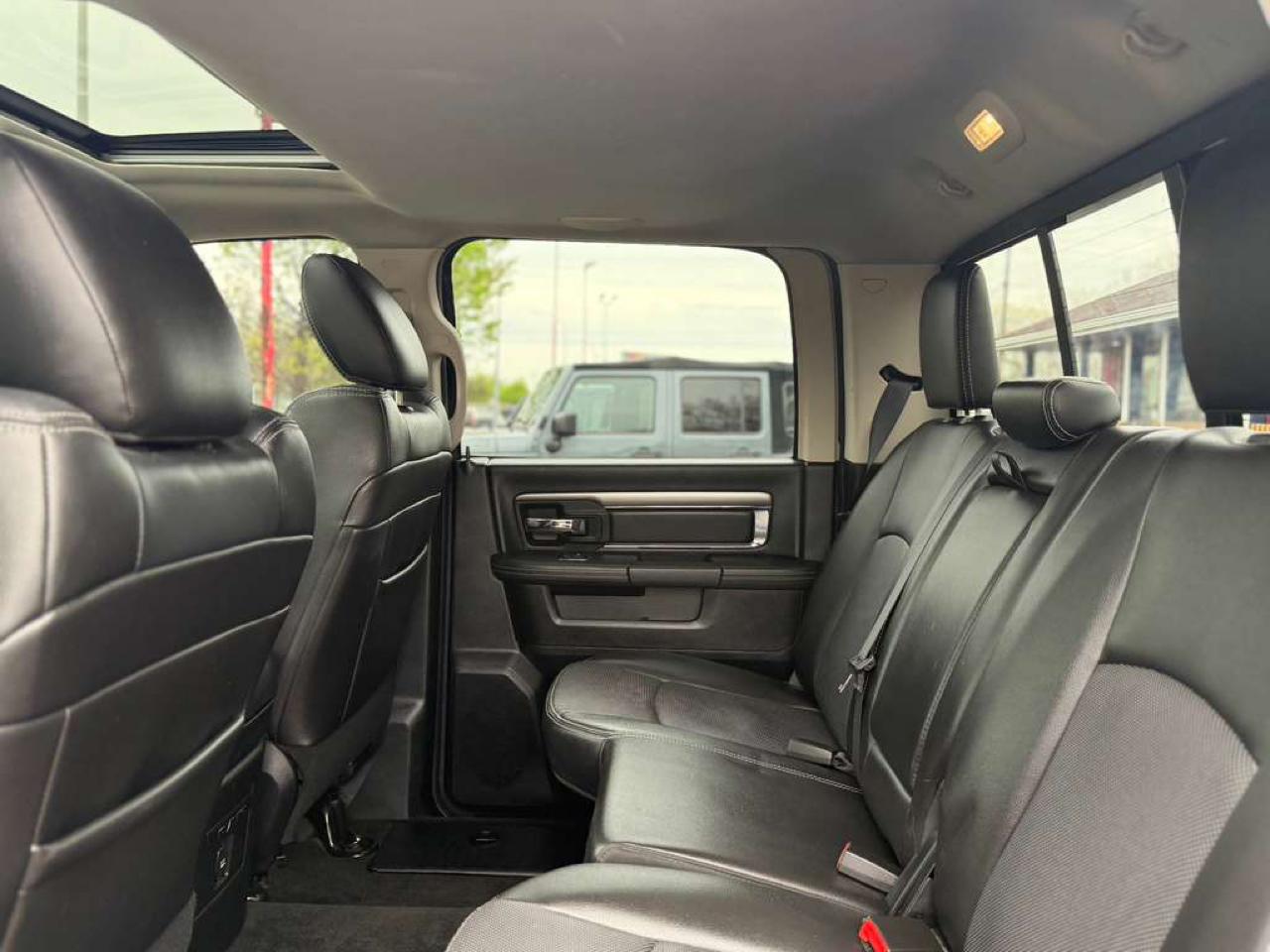 RAM 1500 Sport Crew Cab 4WD 2015