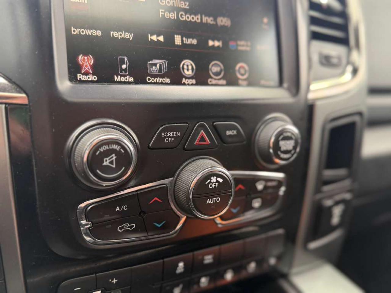 RAM 1500 Sport Crew Cab 4WD 2015