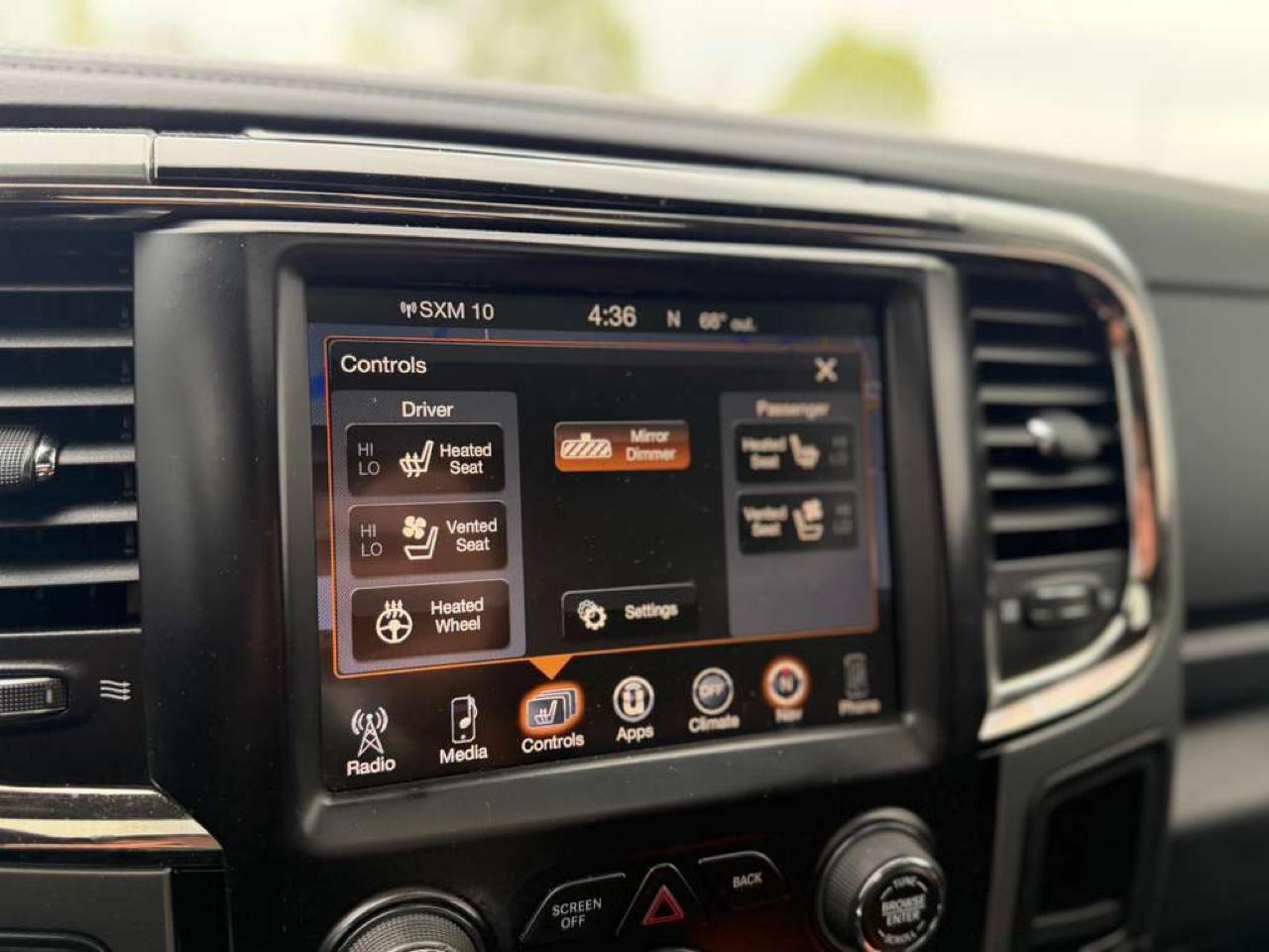 RAM 1500 Sport Crew Cab 4WD 2015