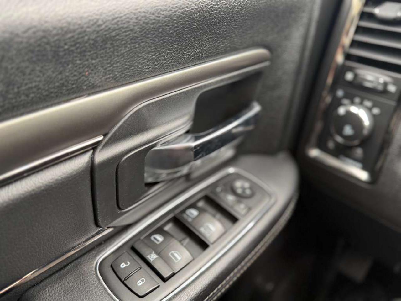 RAM 1500 Sport Crew Cab 4WD 2015