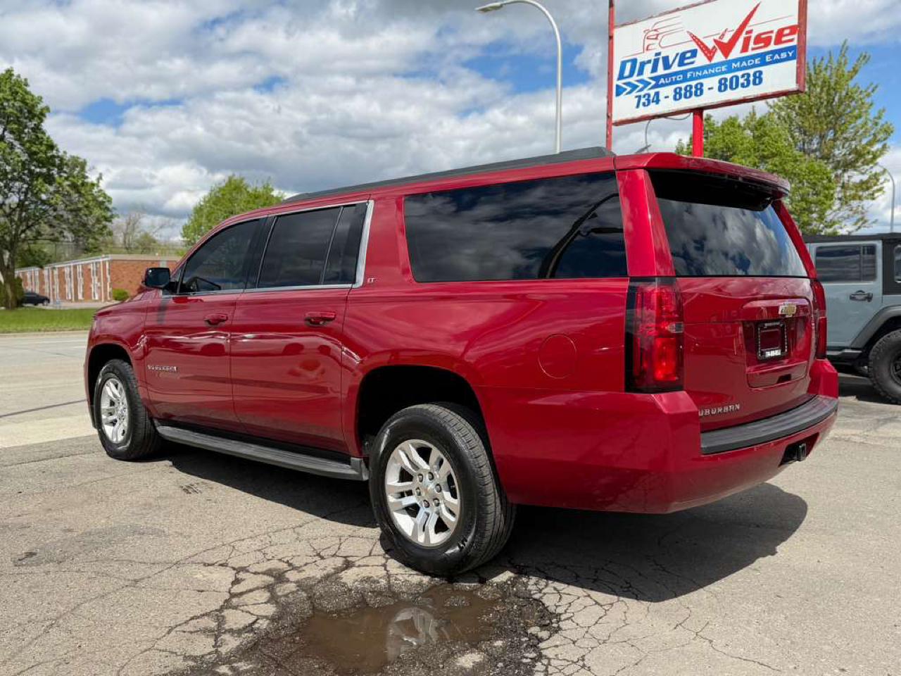 Chevrolet Suburban LT 1500 4WD 2015