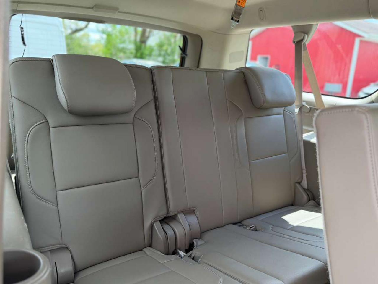 Chevrolet Suburban LT 1500 4WD 2015