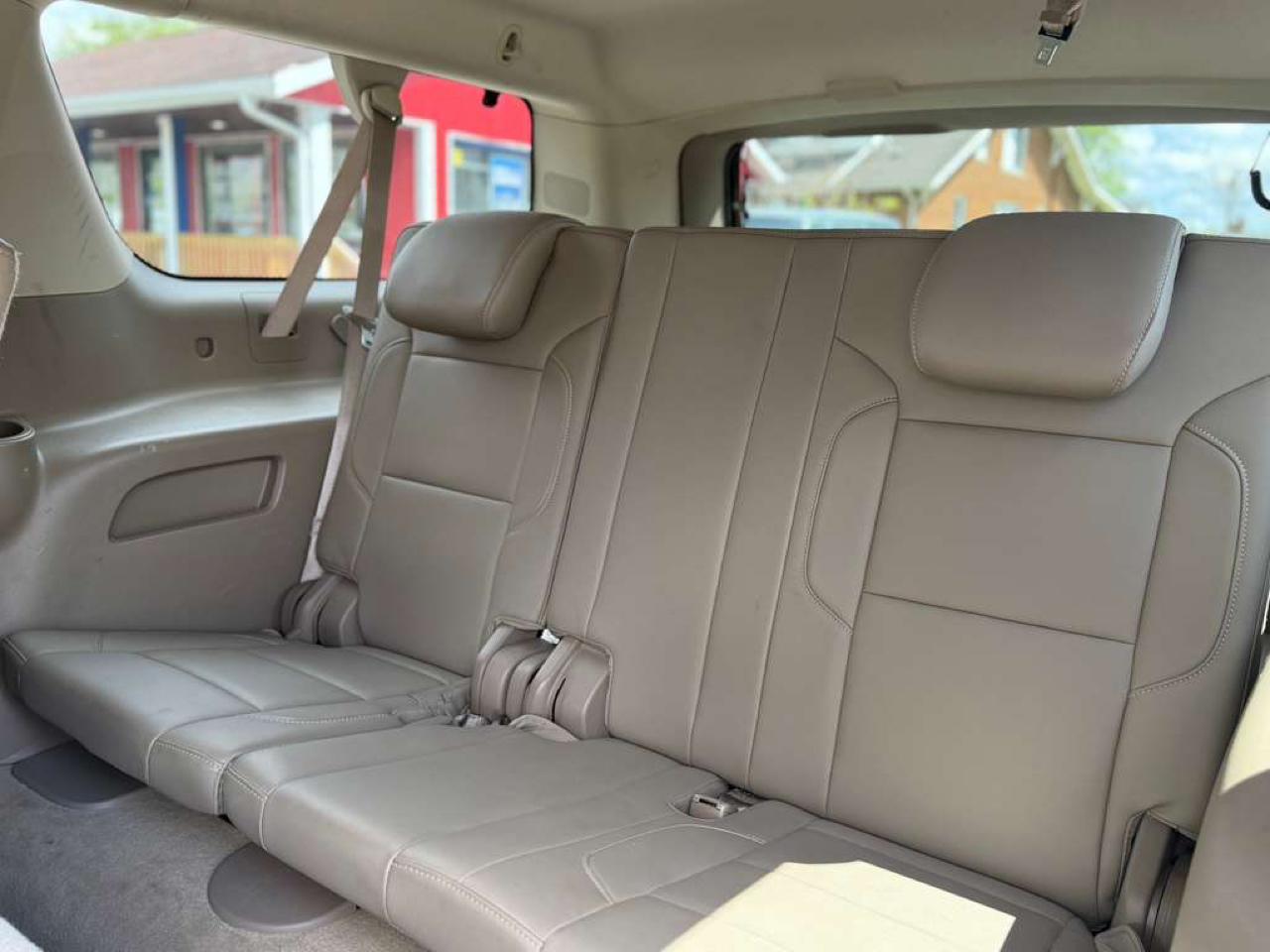 Chevrolet Suburban LT 1500 4WD 2015