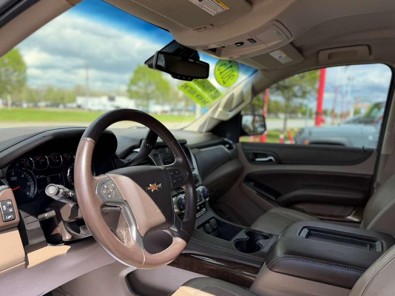 Chevrolet Suburban LT 1500 4WD 2015