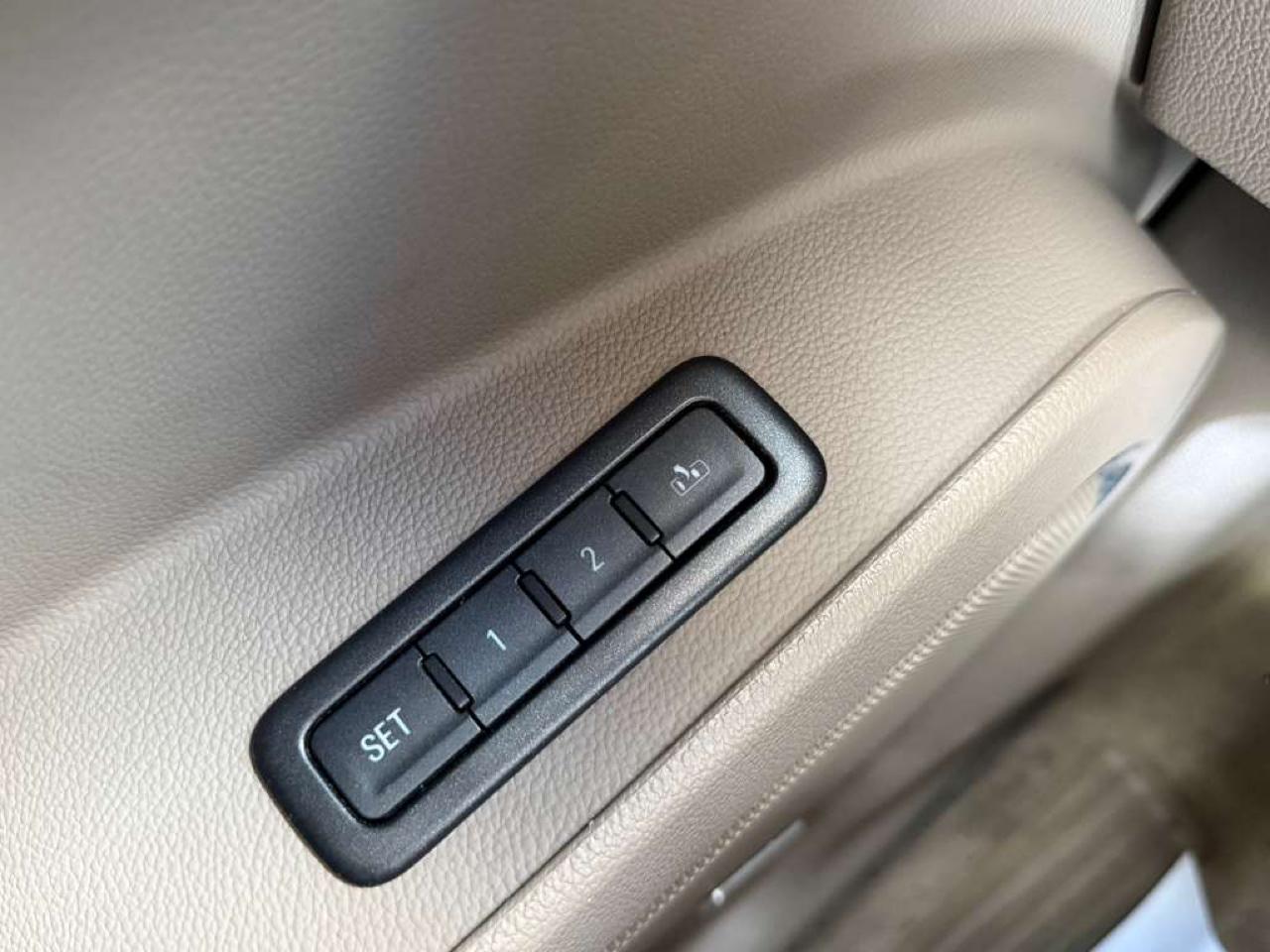 Chevrolet Suburban LT 1500 4WD 2015