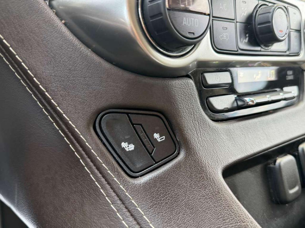 Chevrolet Suburban LT 1500 4WD 2015