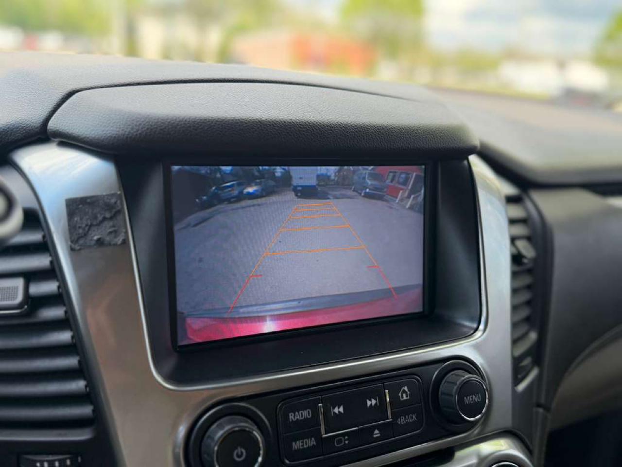 Chevrolet Suburban LT 1500 4WD 2015