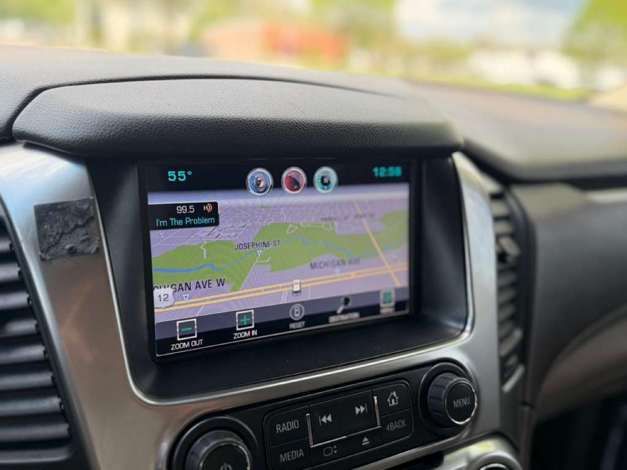 Chevrolet Suburban LT 1500 4WD 2015