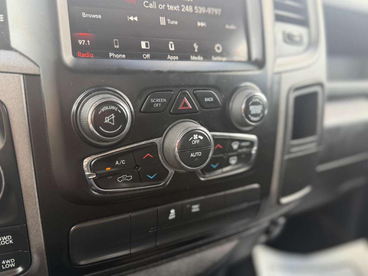 RAM 1500 Classic Tradesman Quad Cab 4WD 2019