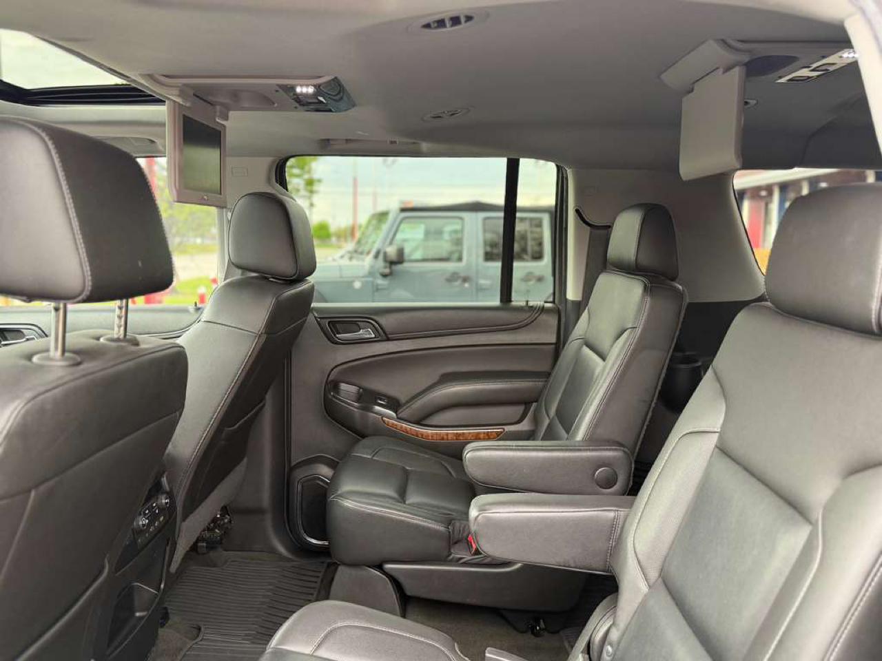Chevrolet Suburban Premier 4WD 2017