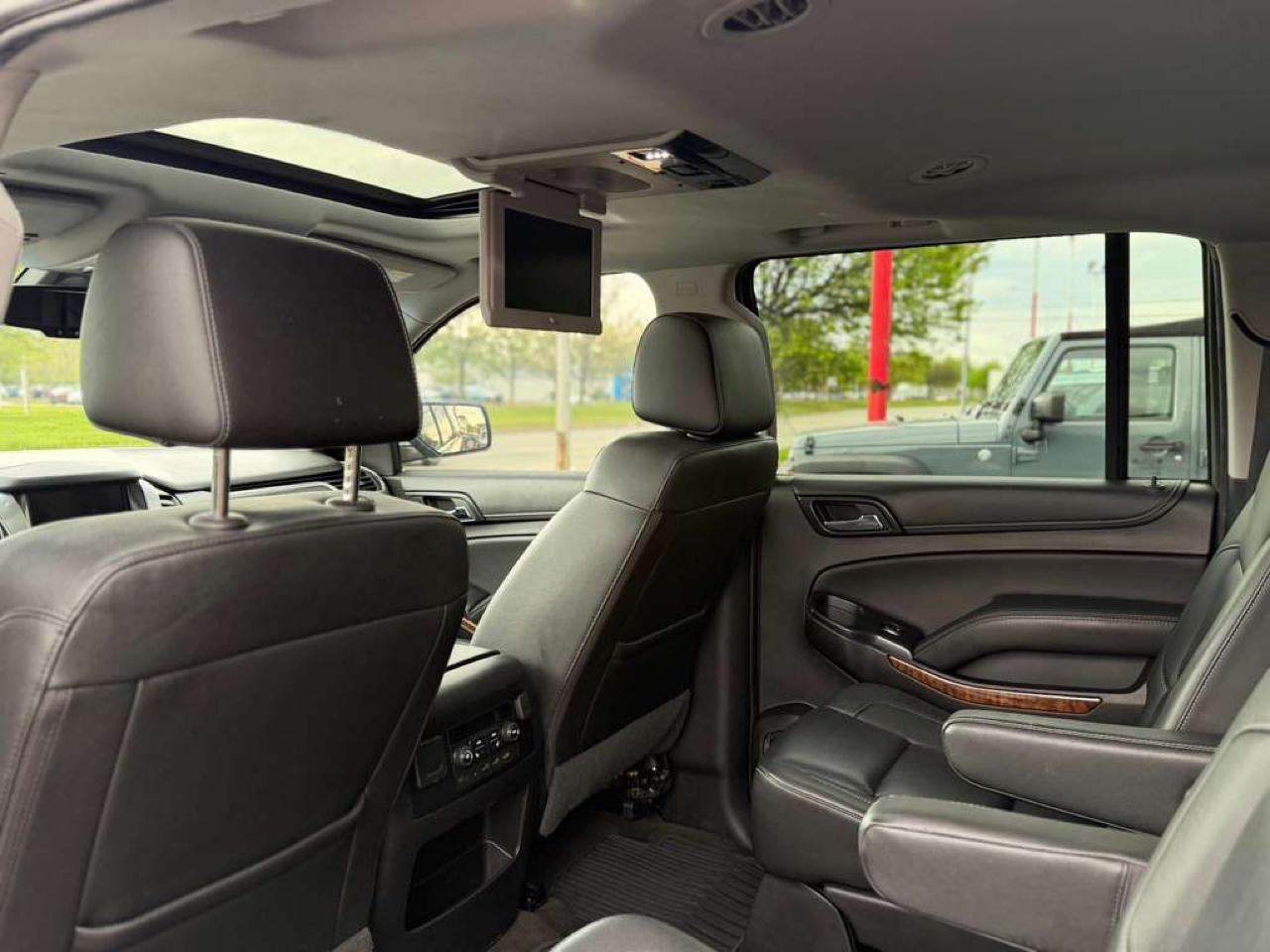 Chevrolet Suburban Premier 4WD 2017
