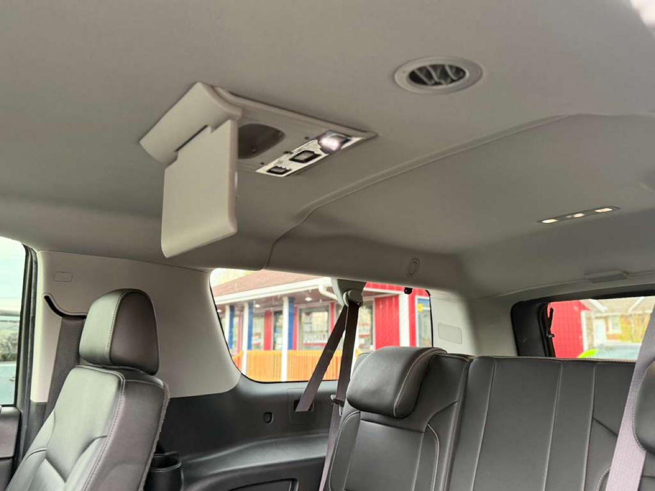 Chevrolet Suburban Premier 4WD 2017
