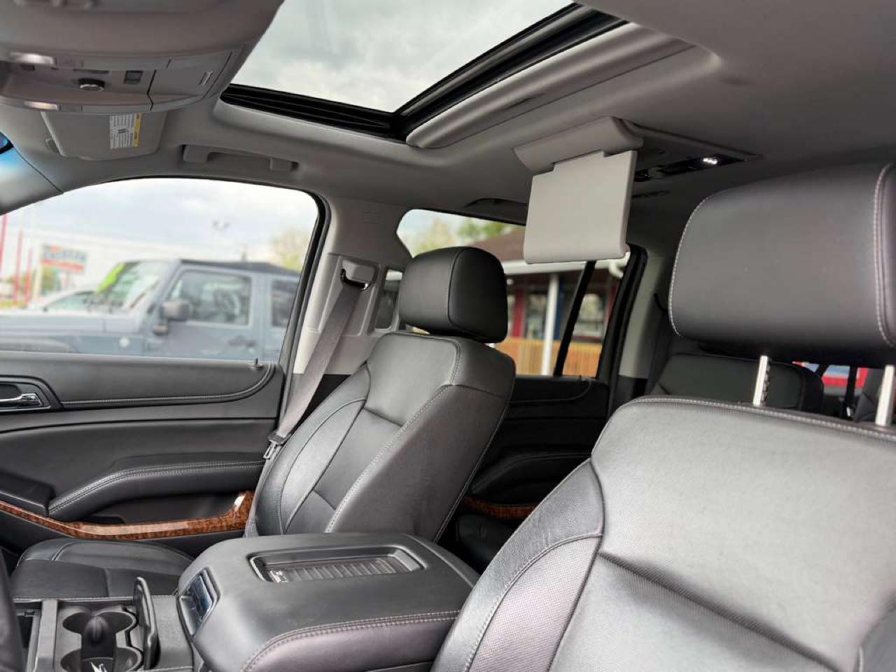 Chevrolet Suburban Premier 4WD 2017