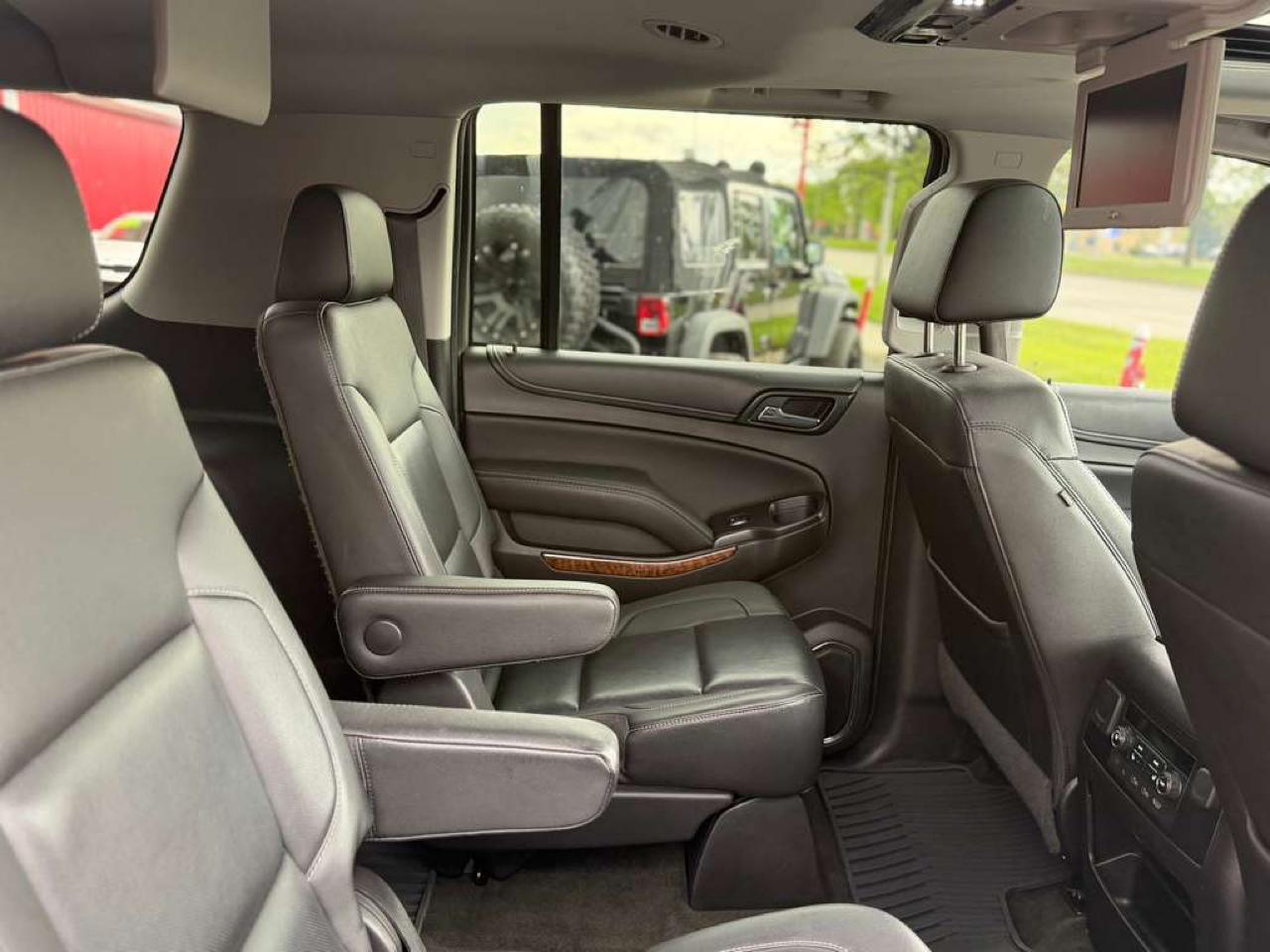 Chevrolet Suburban Premier 4WD 2017