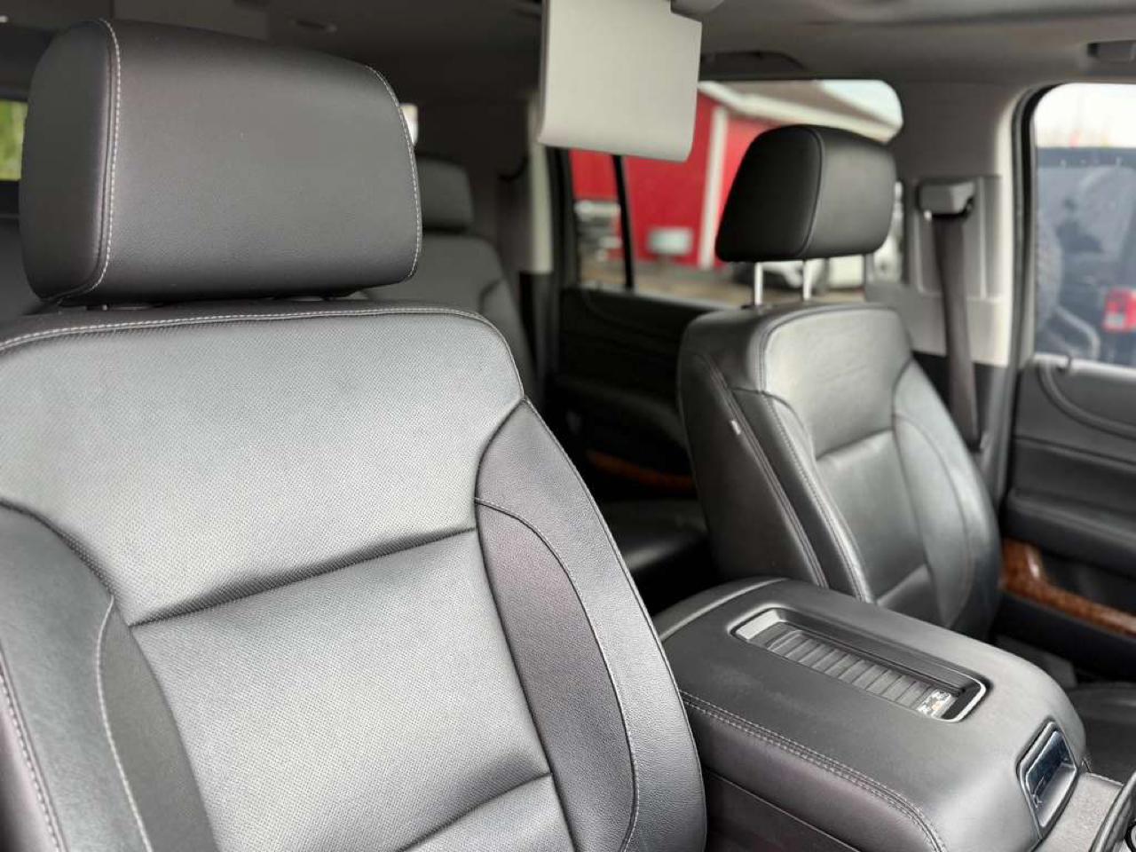 Chevrolet Suburban Premier 4WD 2017