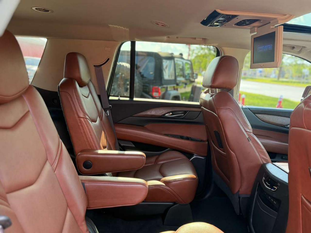 Cadillac Escalade Luxury 4WD 2017