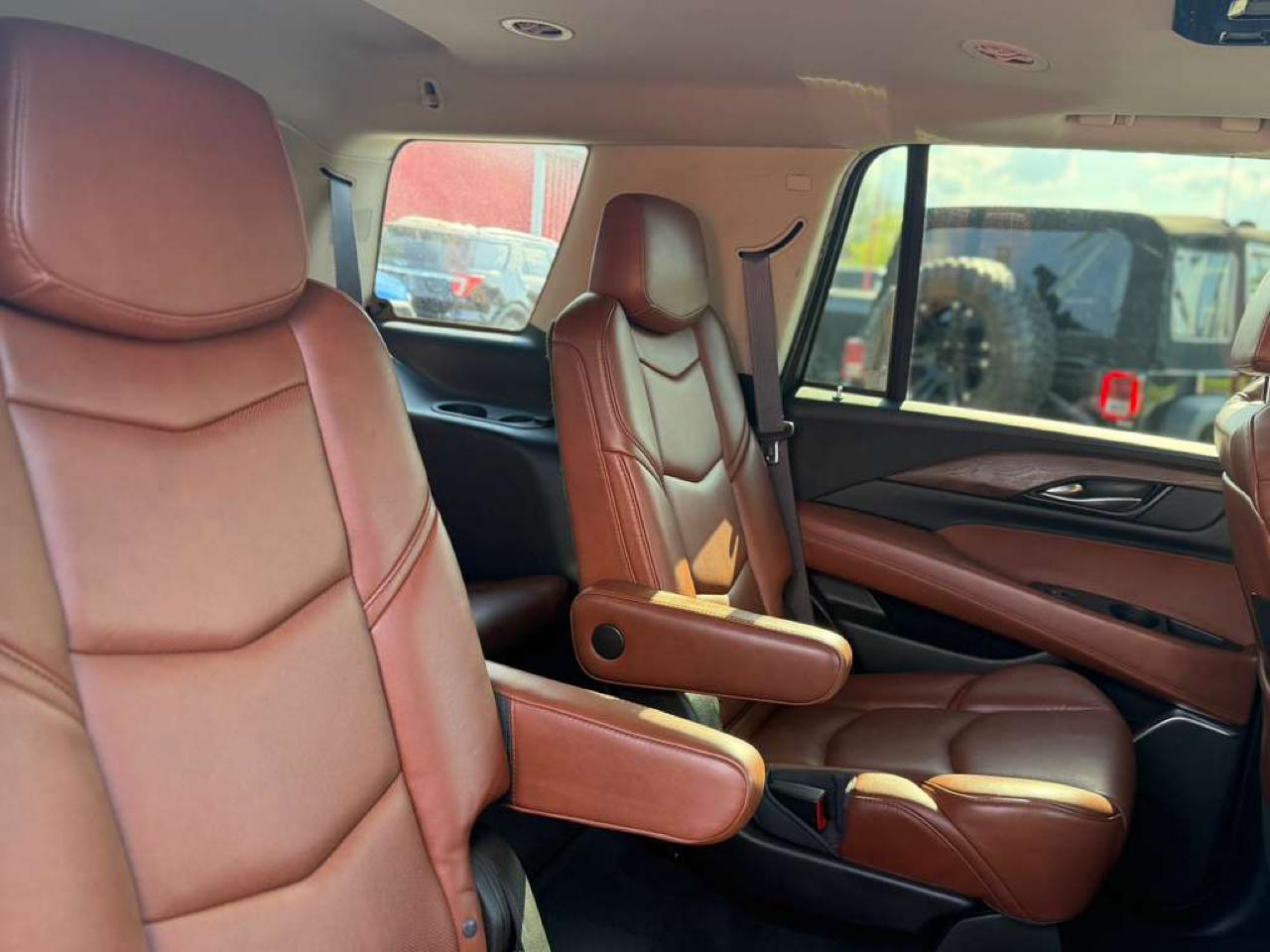 Cadillac Escalade Luxury 4WD 2017