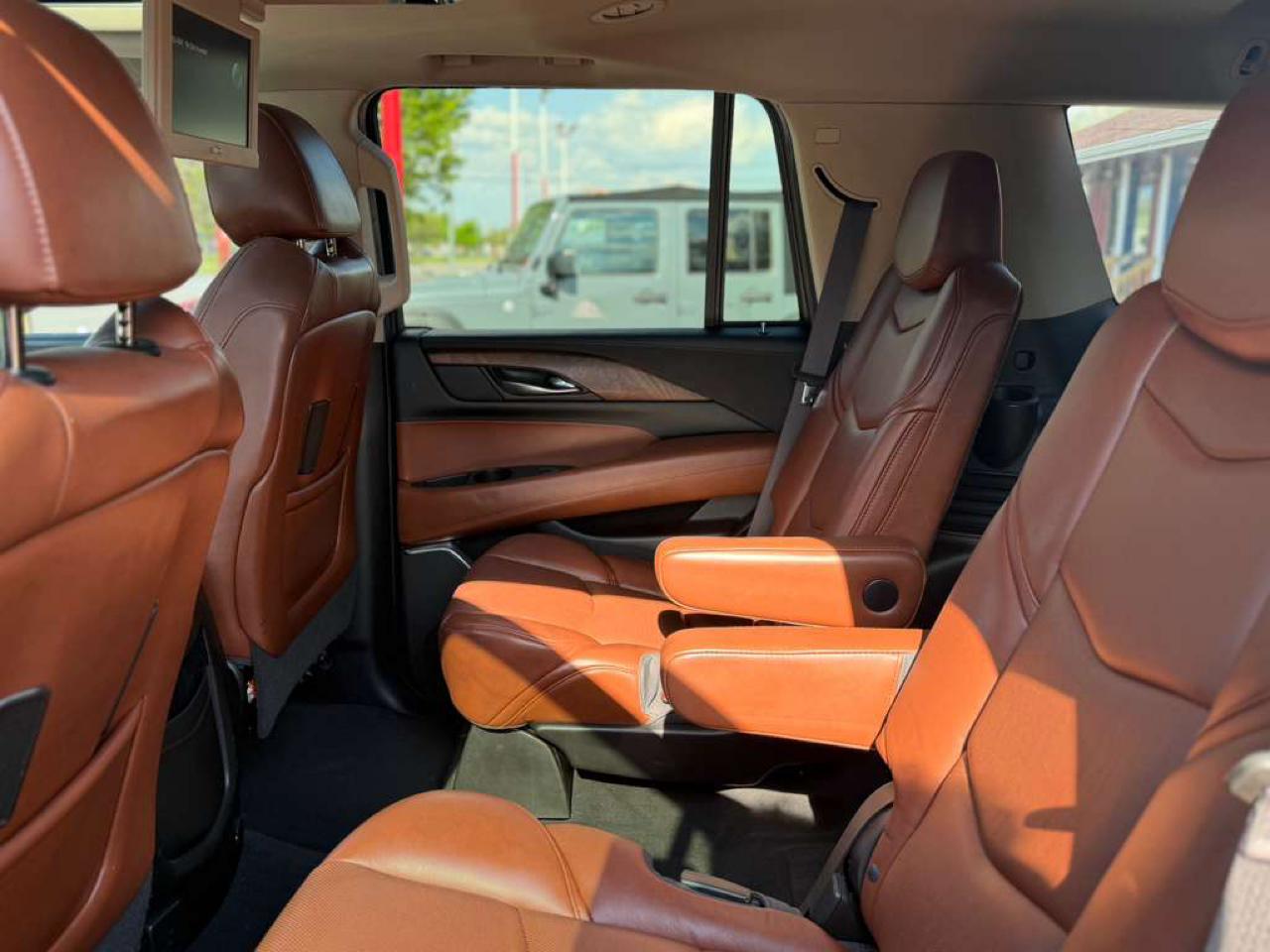 Cadillac Escalade Luxury 4WD 2017