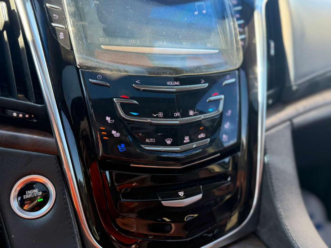 Cadillac Escalade Luxury 4WD 2017