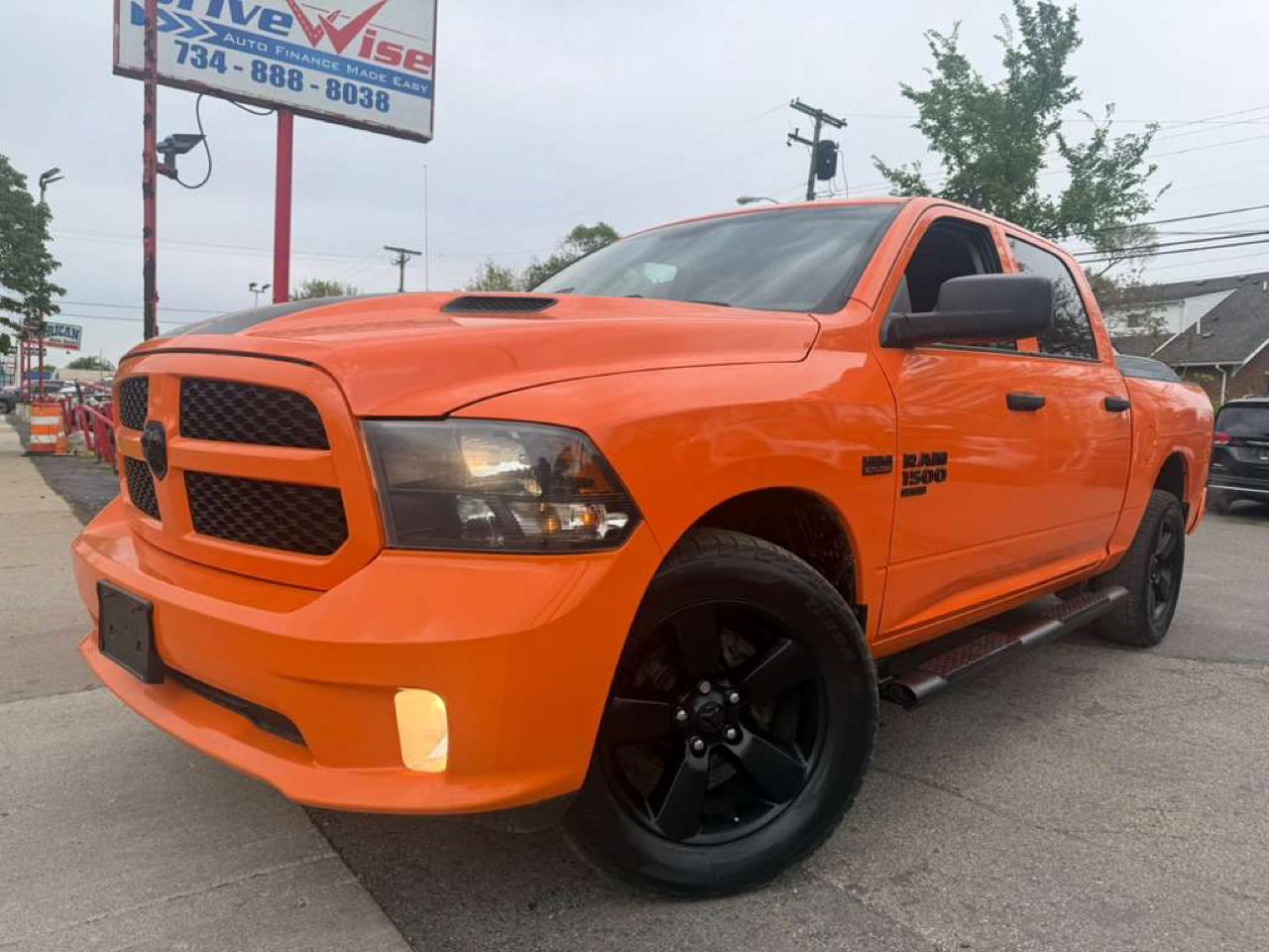 RAM 1500 Classic Tradesman Crew Cab SWB 4WD 2019