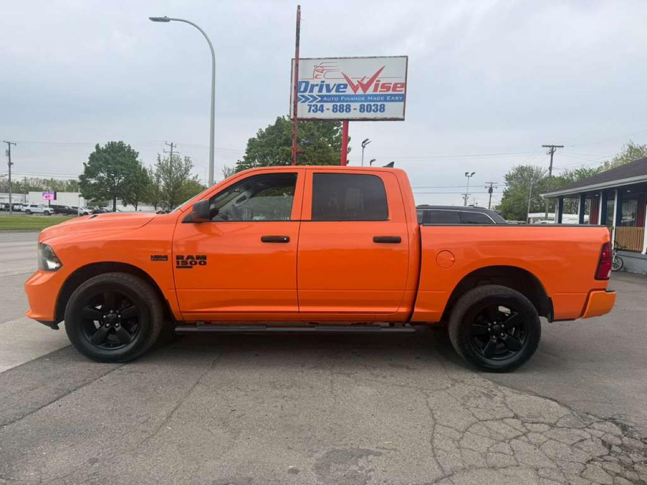 RAM 1500 Classic Tradesman Crew Cab SWB 4WD 2019