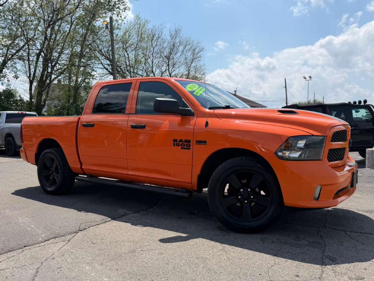 RAM 1500 Classic Express 4x4 Crew Cab 5'7" Box 2019