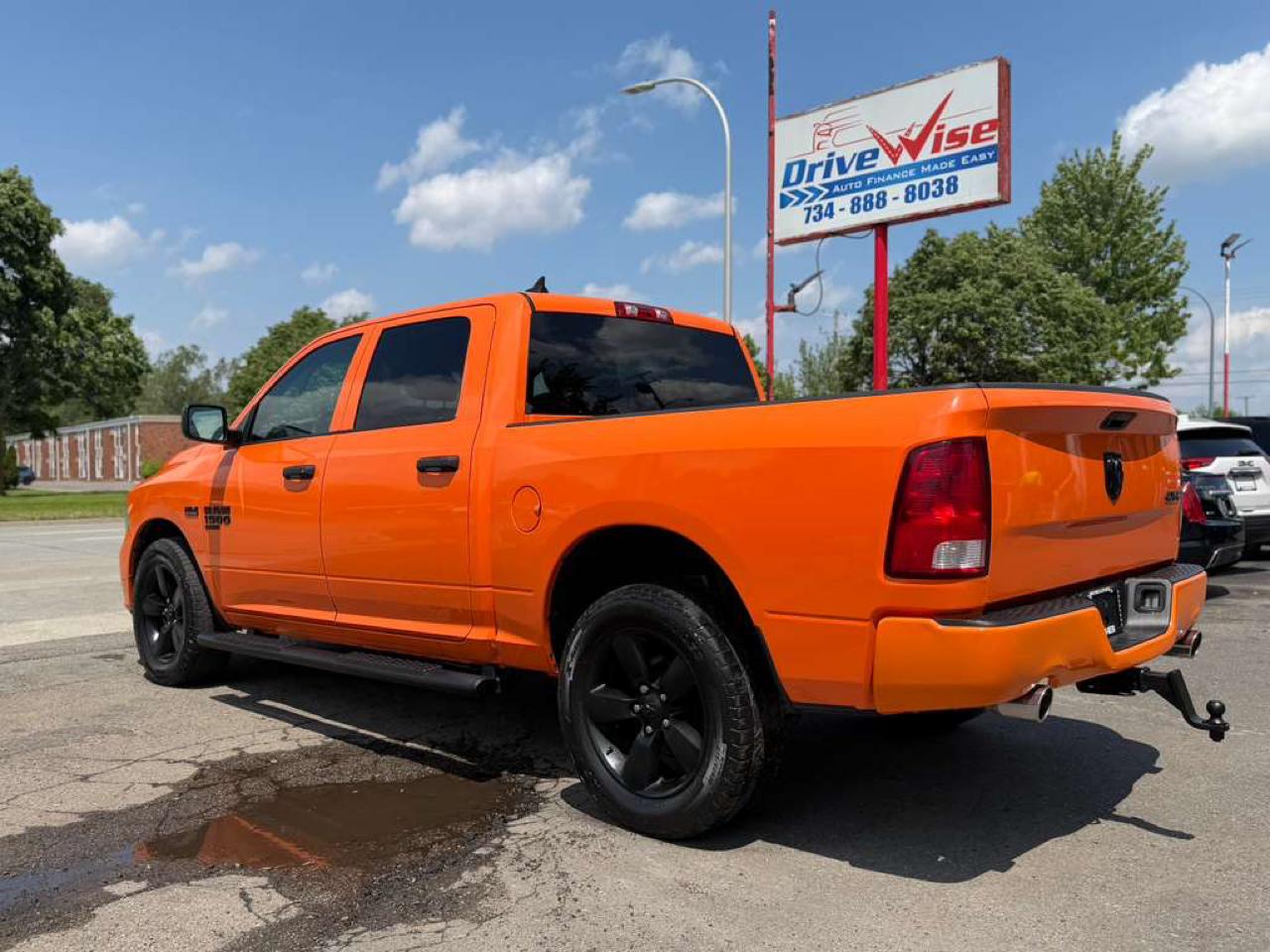RAM 1500 Classic Express 4x4 Crew Cab 5'7" Box 2019